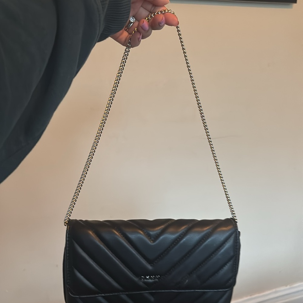 DKNY Black Quilted Chain Bag - Picture 2 of 4
